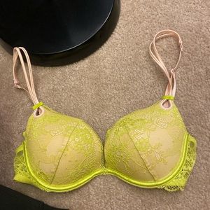 Vs bra